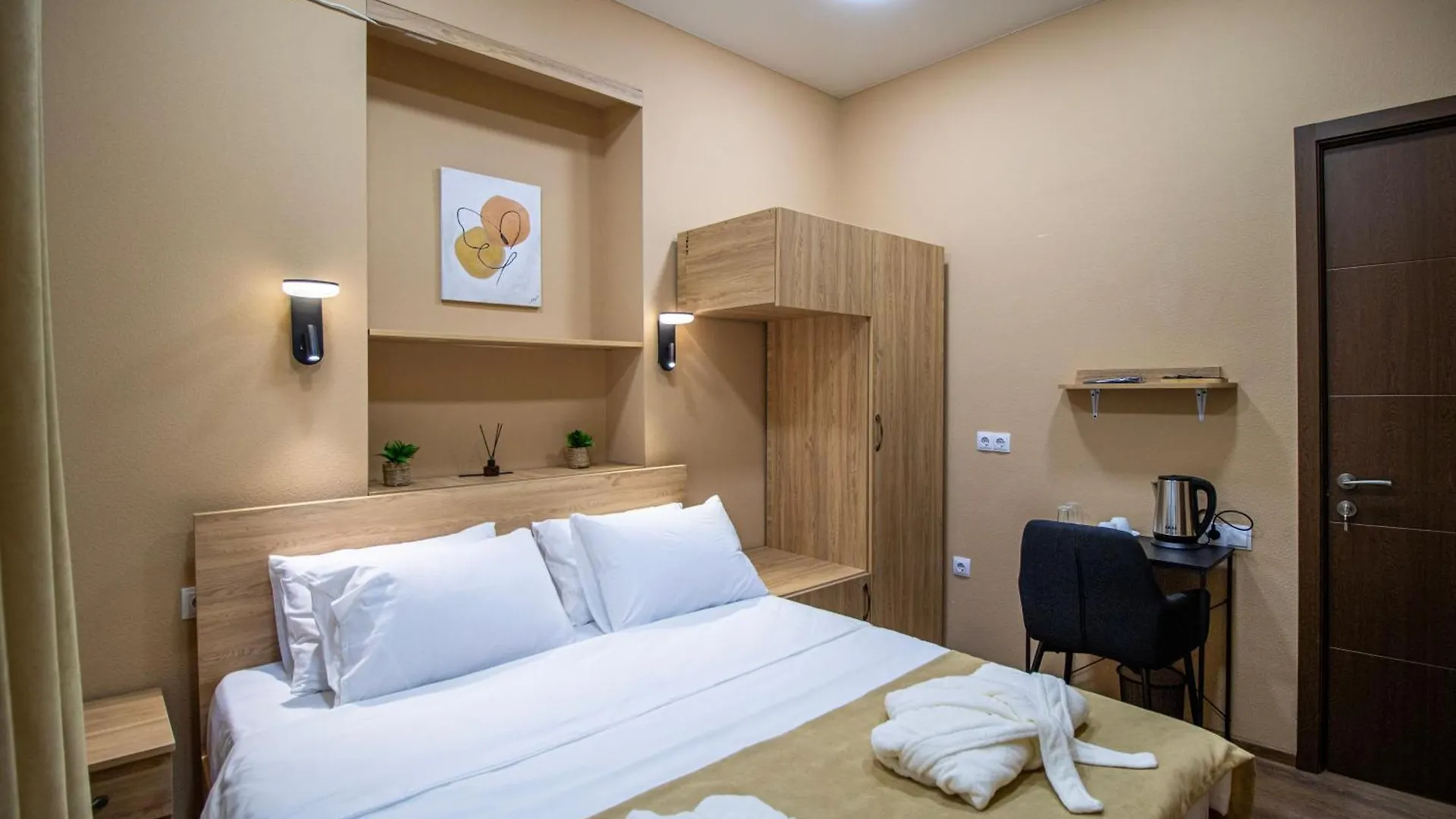 Green Garden Guesthouse Τυφλίδα Πανσιόν